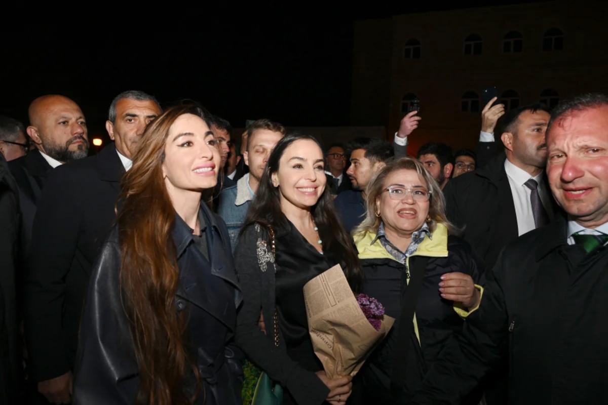 Prezidentin qızları Beynəlxalq Xalça Festivalında - FOTOLAR